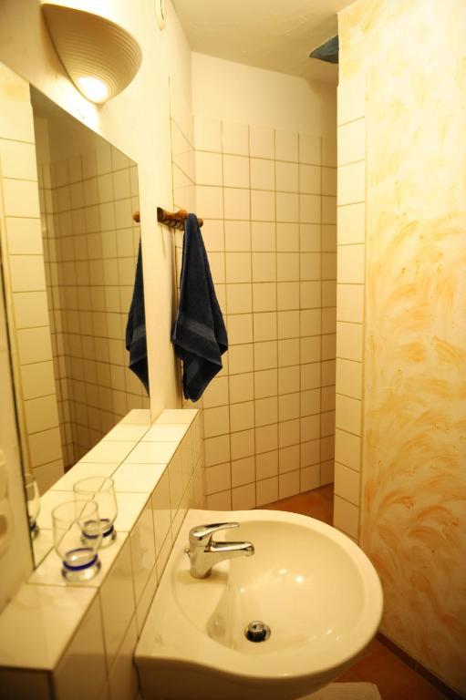 Chambres D'Hotes Le Chintre Queyssel Chambre photo